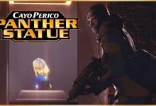 Masked heist character standing beside the Panther Statue in a display case in Cayo Perico