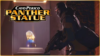 Masked heist character standing beside the Panther Statue in a display case in Cayo Perico