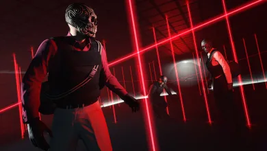 Masked GTA Online characters move through a room filled with red laser tripwires.