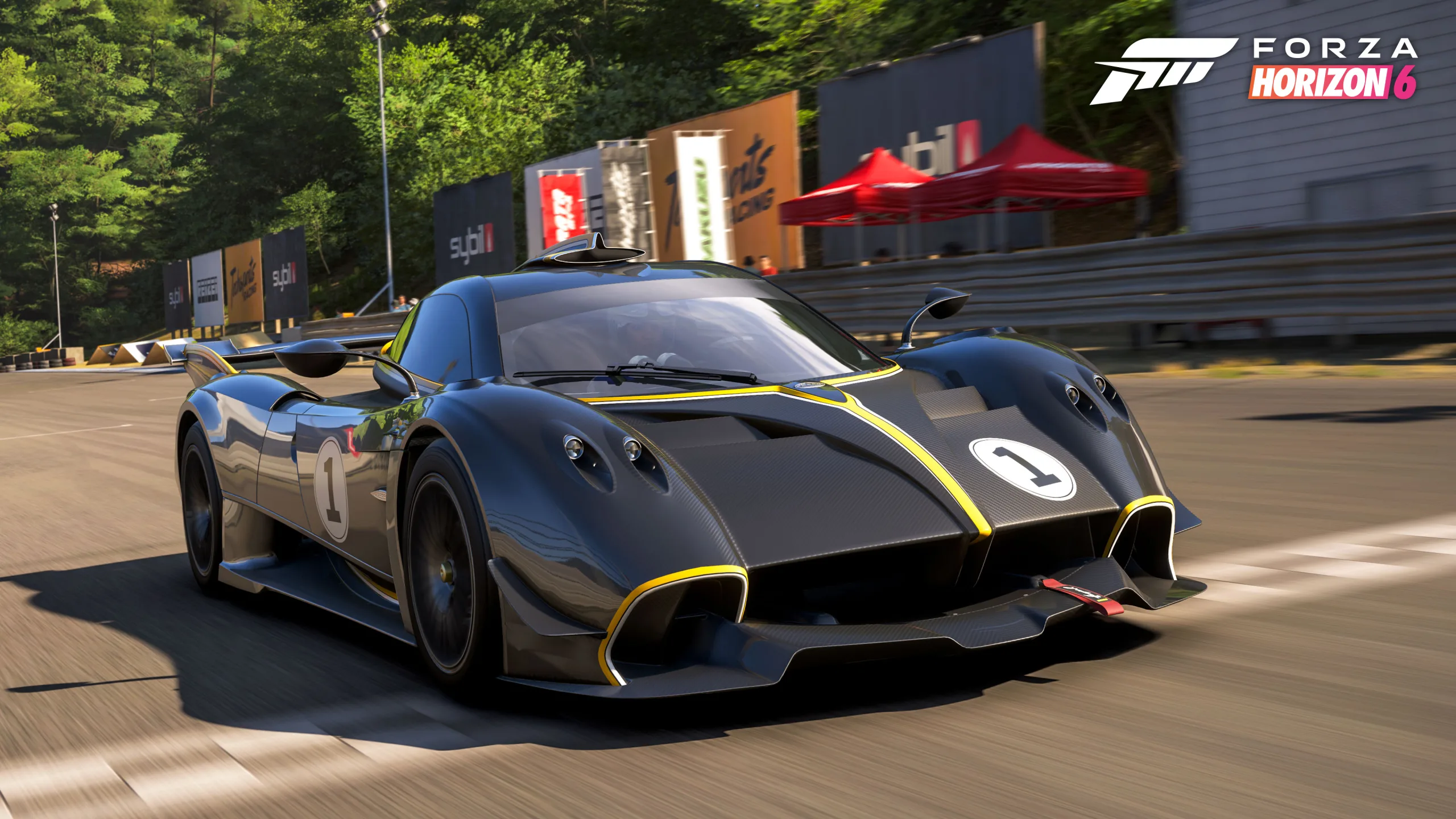 2021 Pagani Huayra R racing through Horizon Japan