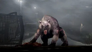 A mutant bear prowls inside a dimly lit fenced area in SCUM.