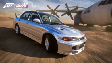 A silver 1995 Mitsubishi Lancer Evolution III driving through a dusty desert area in Forza Horizon 5