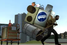 A Garry's Mod character runs beside a large improvised machine in a city scene.