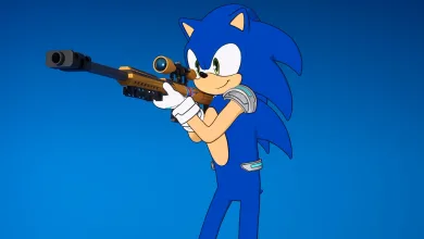 Sonic the Hedgehog aims a rifle in Fortnite