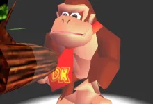 Donkey Kong aims a coconut gun in a scene from Donkey Kong 64: Recompiled.